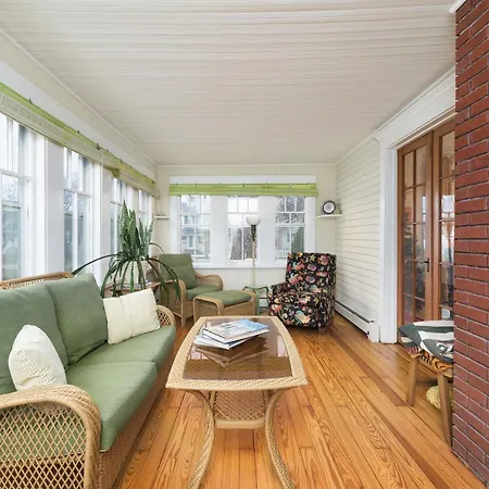 Clinton Street Retreat -Dog Friendly- Close To Downtown